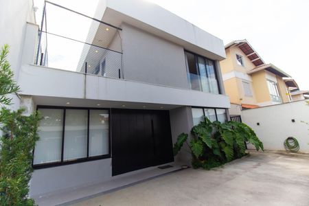 Casa à venda com 190m², 3 quartos e 1 vaga