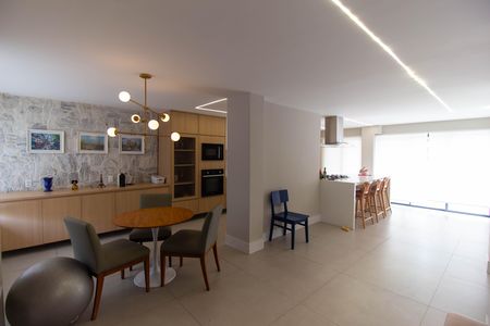 Casa à venda com 190m², 3 quartos e 1 vaga