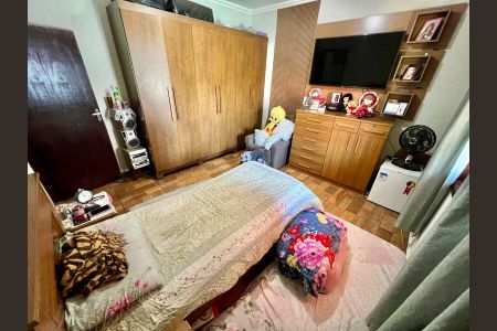 Casa à venda com 479m², 5 quartos e 2 vagas Casa à venda com 479m², 5 quartos e 2 vagasQuarto 4