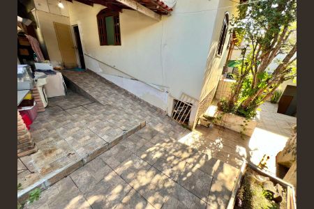 Casa à venda com 479m², 5 quartos e 2 vagas Casa à venda com 479m², 5 quartos e 2 vagasÁrea de Serviço