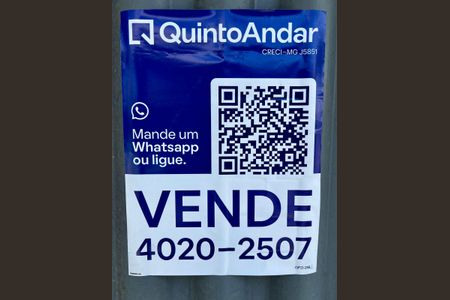 Casa à venda com 479m², 5 quartos e 2 vagas Casa à venda com 479m², 5 quartos e 2 vagasPlaquinha instalada
