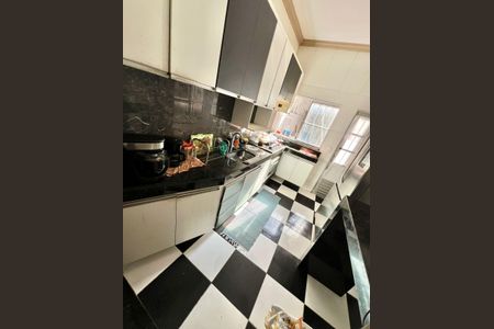 Casa à venda com 479m², 5 quartos e 2 vagas Casa à venda com 479m², 5 quartos e 2 vagasCozinha