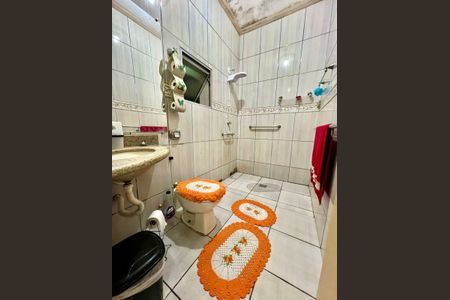 Casa à venda com 479m², 5 quartos e 2 vagas Casa à venda com 479m², 5 quartos e 2 vagasBanheiro