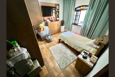 Casa à venda com 479m², 5 quartos e 2 vagas Casa à venda com 479m², 5 quartos e 2 vagasQuarto 4