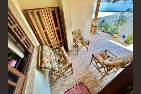 Casa à venda com 479m², 5 quartos e 2 vagas Casa à venda com 479m², 5 quartos e 2 vagasÁrea Externa - Frente