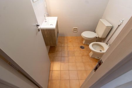 Apartamento à venda com 75m², 2 quartos e 1 vagaBANHEIRO