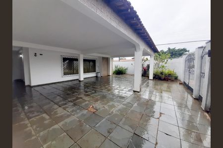 Casa à venda com 280m², 4 quartos e 3 vagasFoto 04