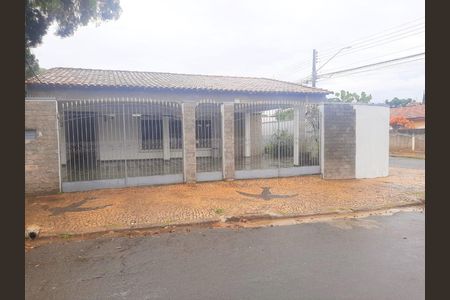 Casa à venda com 280m², 4 quartos e 3 vagasFoto 01