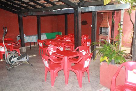 Casa à venda com 880m², 1 quarto e 10 vagasQuintal