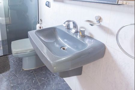 Casa à venda com 177m², 3 quartos e 3 vagas Casa à venda com 177m², 3 quartos e 3 vagasBanheiro Social