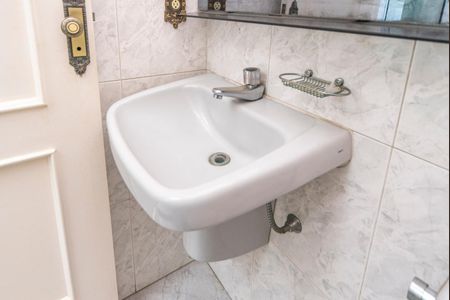 Casa à venda com 177m², 3 quartos e 3 vagas Casa à venda com 177m², 3 quartos e 3 vagasLavabo