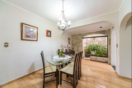 Casa à venda com 177m², 3 quartos e 3 vagas Casa à venda com 177m², 3 quartos e 3 vagasSala de jantar