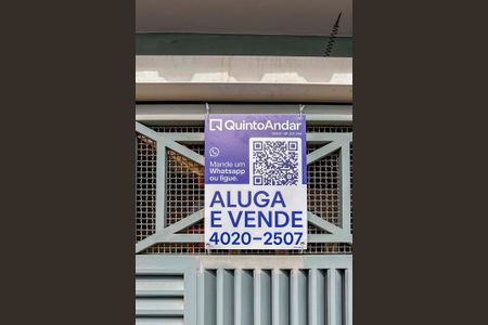 Casa à venda com 177m², 3 quartos e 3 vagas Casa à venda com 177m², 3 quartos e 3 vagasFachada e placa