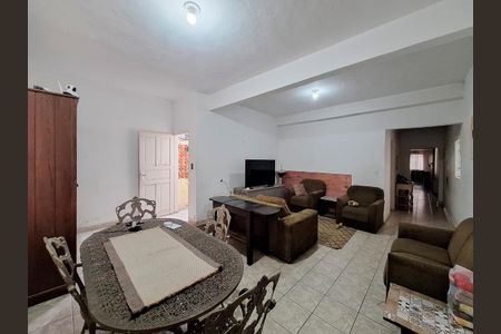 Casa para alugar com 140m², 2 quartos e 1 vaga Casa para alugar com 140m², 2 quartos e 1 vagaSala