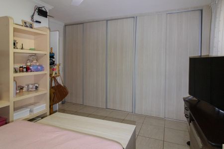 Casa à venda com 470m², 3 quartos e 4 vagas Casa à venda com 470m², 3 quartos e 4 vagasSuíte 3