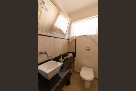 Casa à venda com 470m², 3 quartos e 4 vagas Casa à venda com 470m², 3 quartos e 4 vagasLavabo