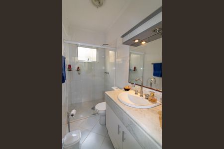 Casa à venda com 470m², 3 quartos e 4 vagas Casa à venda com 470m², 3 quartos e 4 vagasBanheiro Suíte 2