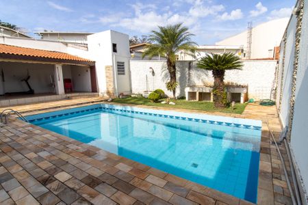 Casa à venda com 470m², 3 quartos e 4 vagas Casa à venda com 470m², 3 quartos e 4 vagasÁrea comum