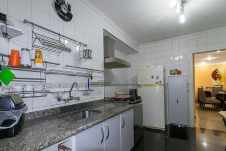 Casa à venda com 470m², 3 quartos e 4 vagas Casa à venda com 470m², 3 quartos e 4 vagasCozinha