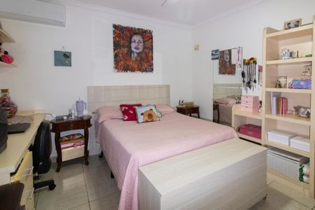 Casa à venda com 470m², 3 quartos e 4 vagas Casa à venda com 470m², 3 quartos e 4 vagasSuíte 3