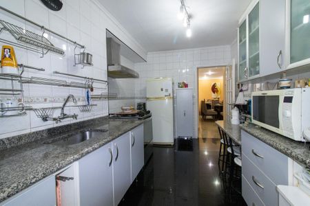 Casa à venda com 470m², 3 quartos e 4 vagas Casa à venda com 470m², 3 quartos e 4 vagasCozinha