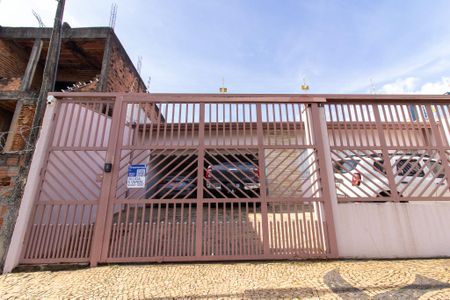 Casa à venda com 470m², 3 quartos e 4 vagas Casa à venda com 470m², 3 quartos e 4 vagasFachada