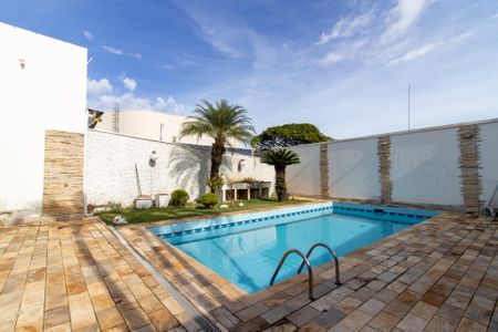 Casa à venda com 470m², 3 quartos e 4 vagas Casa à venda com 470m², 3 quartos e 4 vagasÁrea comum