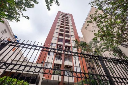 Apartamento à venda com 42m², 1 quarto e 1 vaga Apartamento à venda com 42m², 1 quarto e 1 vagaFachada