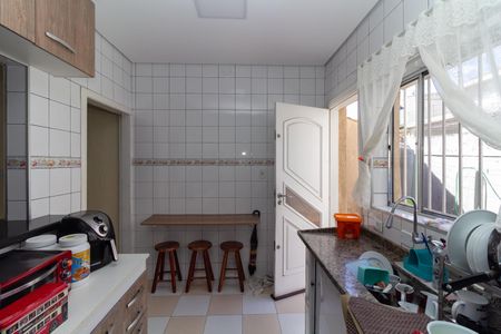 Casa à venda com 160m², 2 quartos e 4 vagas Casa à venda com 160m², 2 quartos e 4 vagasCasa 1 Cozinha