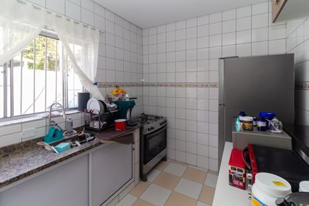 Casa à venda com 160m², 2 quartos e 4 vagas Casa à venda com 160m², 2 quartos e 4 vagasCasa 1 Cozinha