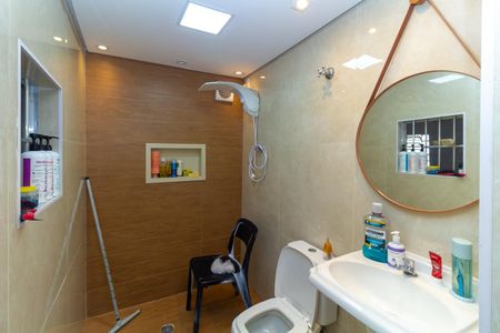 Casa à venda com 160m², 2 quartos e 4 vagas Casa à venda com 160m², 2 quartos e 4 vagasCasa 1 Banheiro