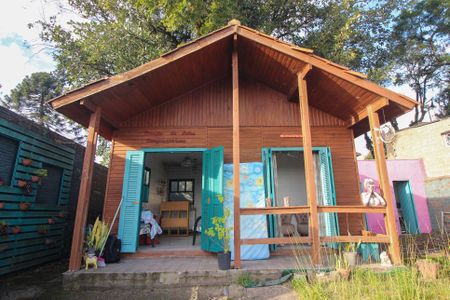 Casa para alugar com 50m², 3 quartos e 2 vagas Casa para alugar com 50m², 3 quartos e 2 vagasFachada