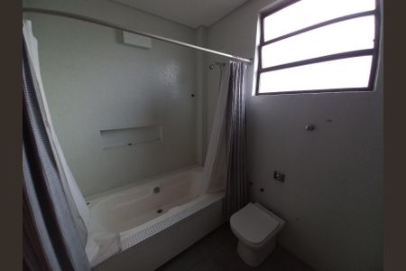 Apartamento para alugar com 360m², 4 quartos e 2 vagasBanheiro da Suíte 3