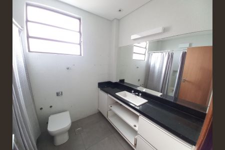 Apartamento para alugar com 360m², 4 quartos e 2 vagasBanheiro da Suíte 3