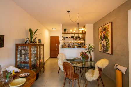 Apartamento à venda com 78m², 2 quartos e 1 vaga Apartamento à venda com 78m², 2 quartos e 1 vagaSala