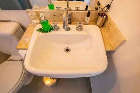 Apartamento à venda com 78m², 2 quartos e 1 vaga Apartamento à venda com 78m², 2 quartos e 1 vagaBanheiro social