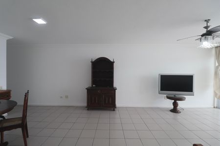Apartamento para alugar com 122m², 2 quartos e 1 vaga Apartamento para alugar com 122m², 2 quartos e 1 vagaSala