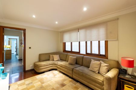 Casa à venda com 147m², 3 quartos e 2 vagasSala de TV