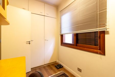 Casa à venda com 147m², 3 quartos e 2 vagasEscritório