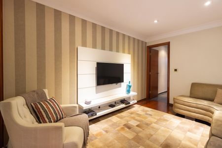 Casa à venda com 147m², 3 quartos e 2 vagasSala de TV