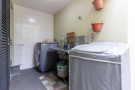 Casa à venda com 147m², 3 quartos e 2 vagasÁrea de Serviço