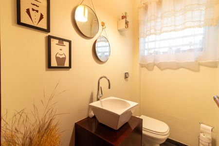 Casa à venda com 147m², 3 quartos e 2 vagasLavabo