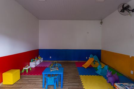 Casa de condomínio para alugar com 110m², 3 quartos e 2 vagasÁrea comum - Brinquedoteca