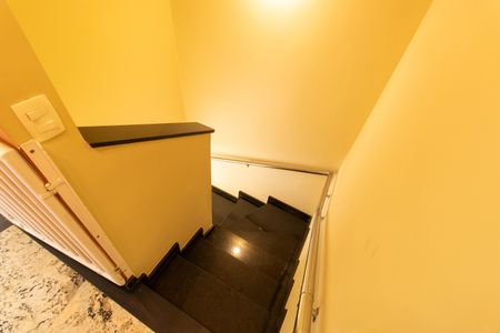Casa de condomínio para alugar com 110m², 3 quartos e 2 vagasEscadas