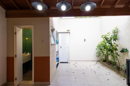 Casa de condomínio para alugar com 110m², 3 quartos e 2 vagasQuintal dos fundos