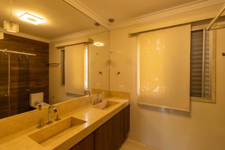 Casa de condomínio para alugar com 110m², 3 quartos e 2 vagasBanheiro do Quarto 3 - Suíte