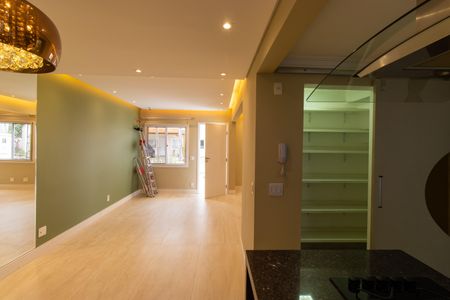 Casa de condomínio para alugar com 110m², 3 quartos e 2 vagasSala