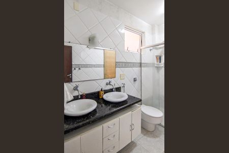 Apartamento à venda com 137m², 3 quartos e 1 vaga Apartamento à venda com 137m², 3 quartos e 1 vagaBanheiro da Suíte