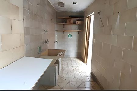 Casa à venda com 98m², 2 quartos e 2 vagas