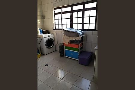 Casa à venda com 300m², 3 quartos e 6 vagas